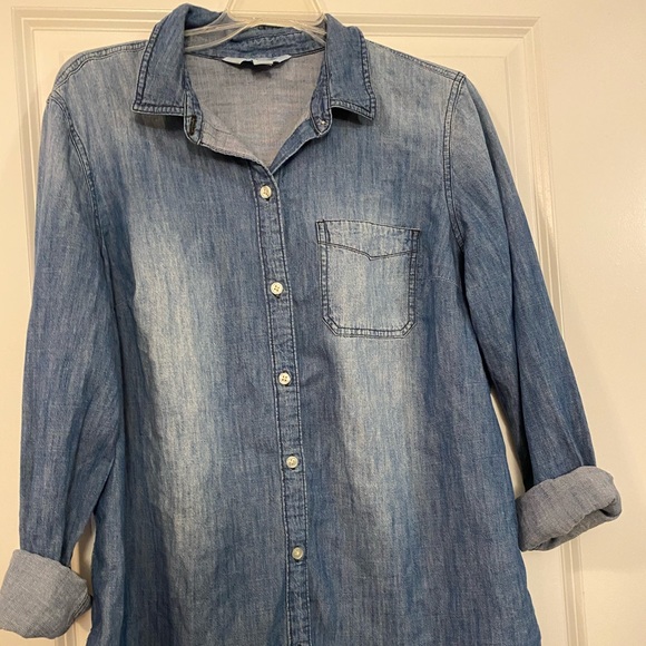 Old navy button down - Picture 1 of 2